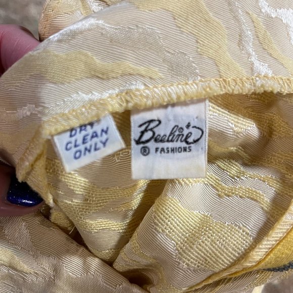 Adorable Short Mod Asian-inspired 1960s Vintage Dress - Picture 4 of 4